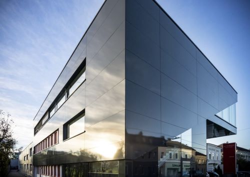 EXTERIOR EXTERIOR